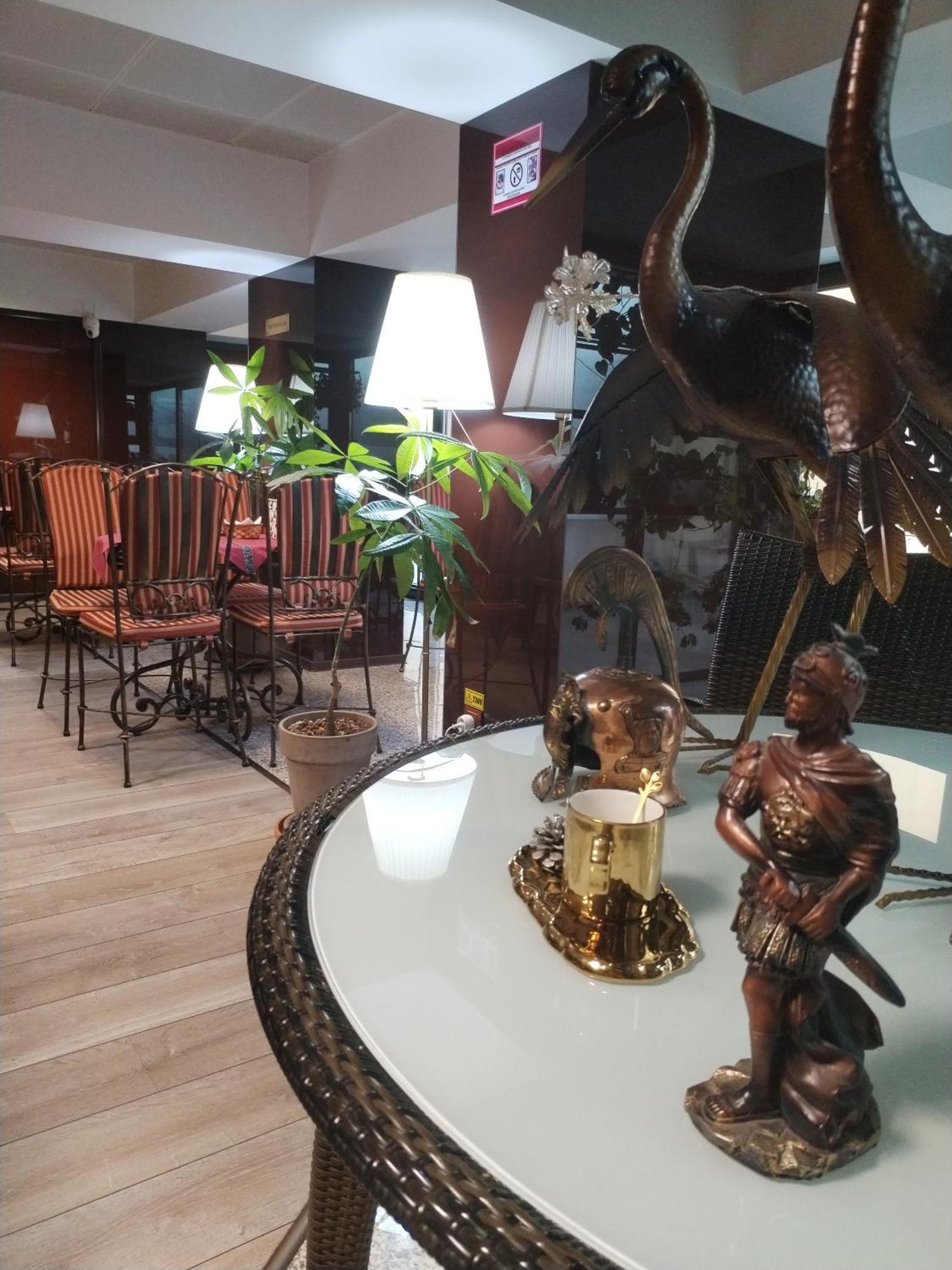 Best Deal City Break At Grand Pier Boutique Villa With One Day Free Welcome Breakfast Only For King Deluxe Rooms And Bookings For Minimum 4 Nights Βουκουρέστι Εξωτερικό φωτογραφία