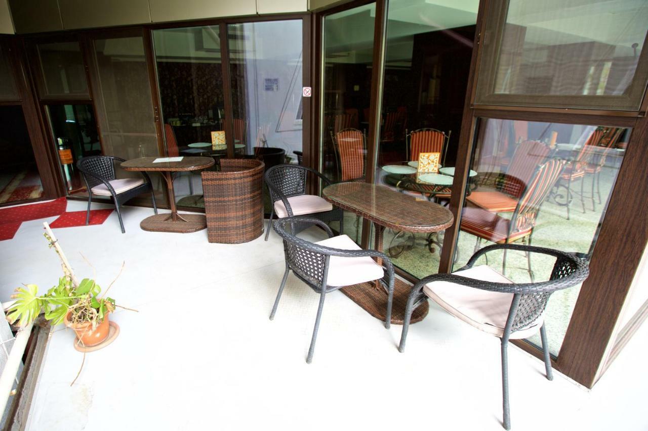Best Deal City Break At Grand Pier Boutique Villa With One Day Free Welcome Breakfast Only For King Deluxe Rooms And Bookings For Minimum 4 Nights Βουκουρέστι Εξωτερικό φωτογραφία
