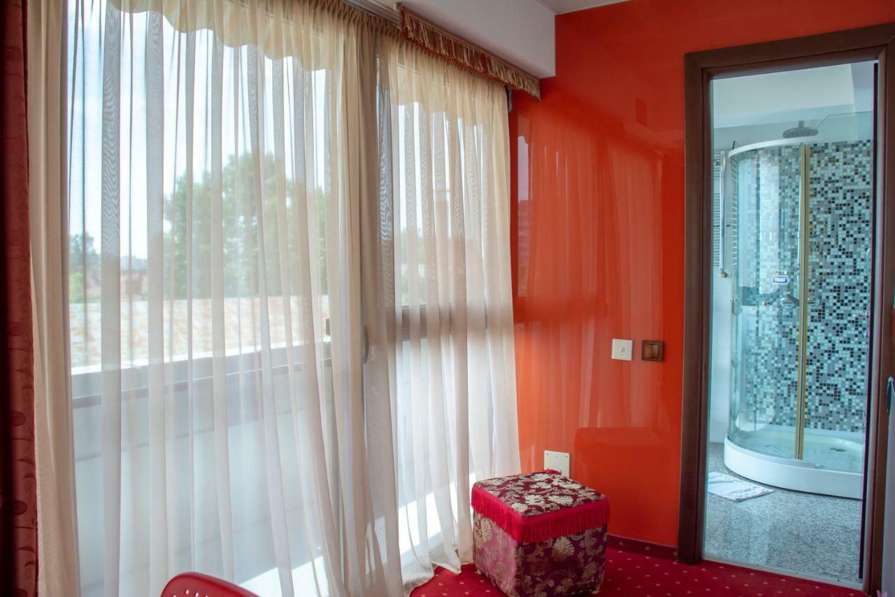 Best Deal City Break At Grand Pier Boutique Villa With One Day Free Welcome Breakfast Only For King Deluxe Rooms And Bookings For Minimum 4 Nights Βουκουρέστι Εξωτερικό φωτογραφία