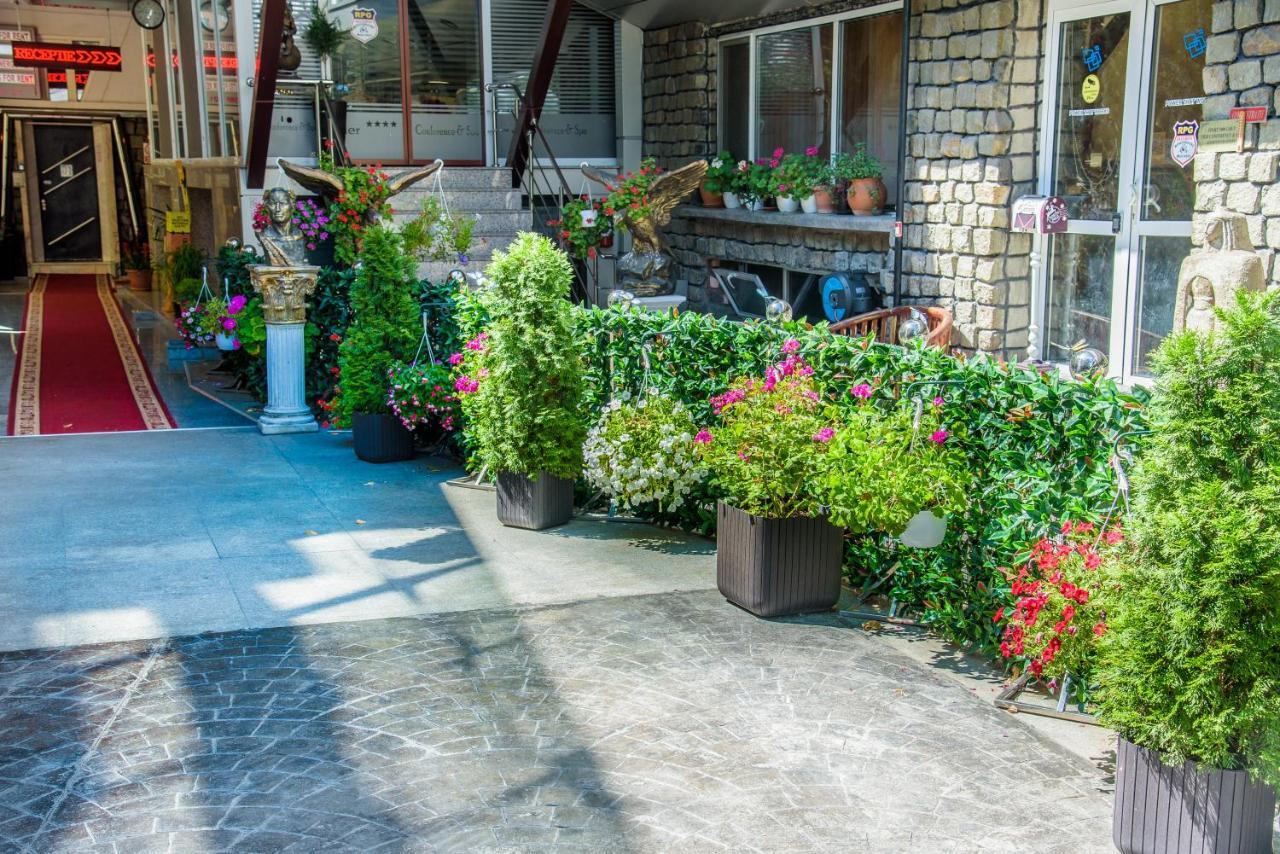 Best Deal City Break At Grand Pier Boutique Villa With One Day Free Welcome Breakfast Only For King Deluxe Rooms And Bookings For Minimum 4 Nights Βουκουρέστι Εξωτερικό φωτογραφία