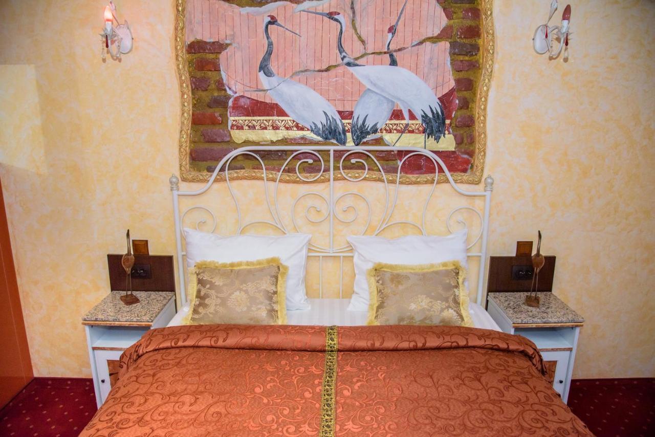 Best Deal City Break At Grand Pier Boutique Villa With One Day Free Welcome Breakfast Only For King Deluxe Rooms And Bookings For Minimum 4 Nights Βουκουρέστι Εξωτερικό φωτογραφία